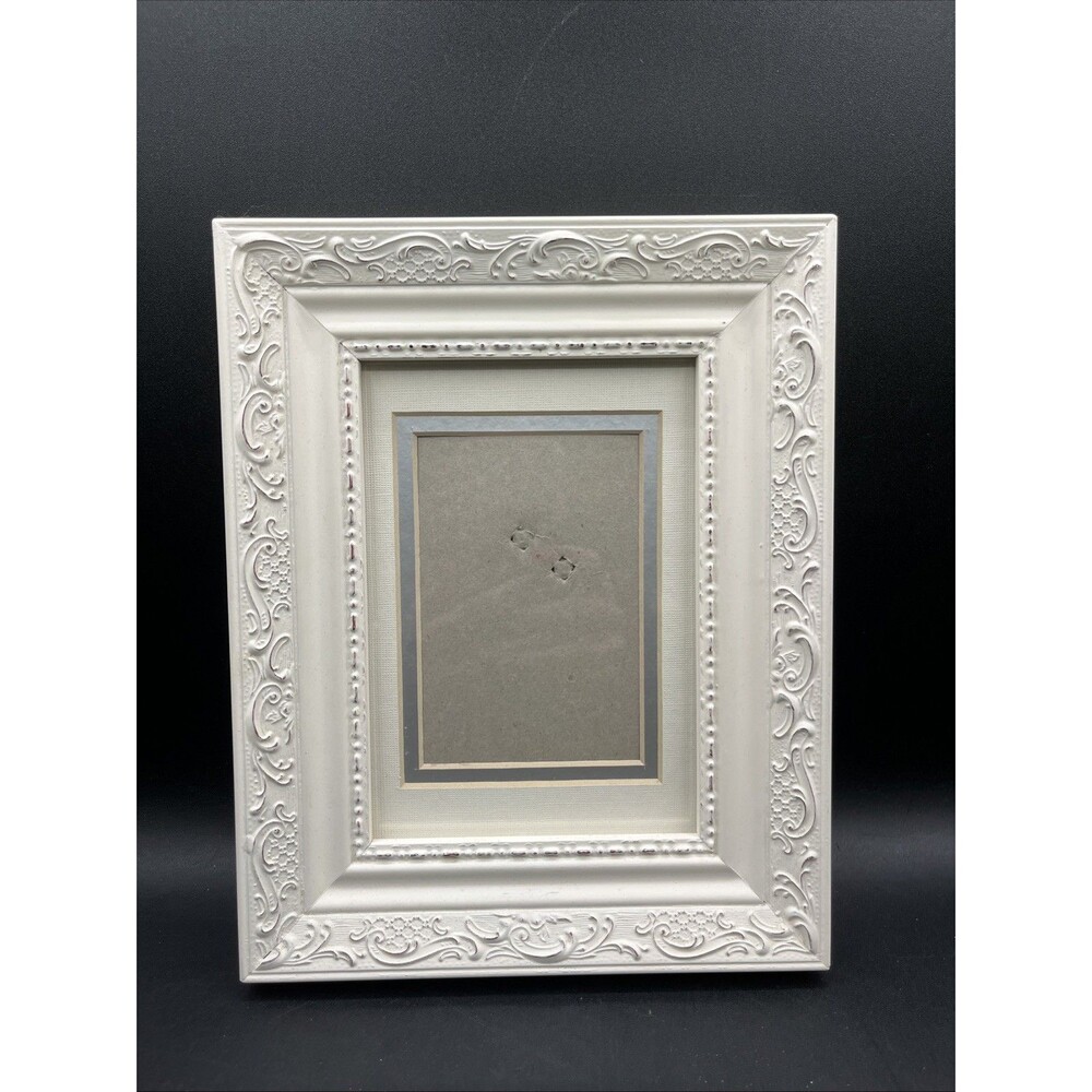 Vintage Style 5” X 7” White Wooden Picture Frame Beautiful Ornate Design